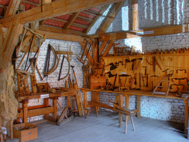 Ernte und Ackergeräte im Bauernhofmuseum Bucherhof